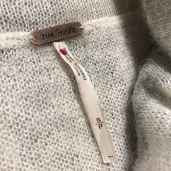 FREE PEOPLE Alpaca Sweater. Soft. Small. White and Grey. - Picture 3 of 9